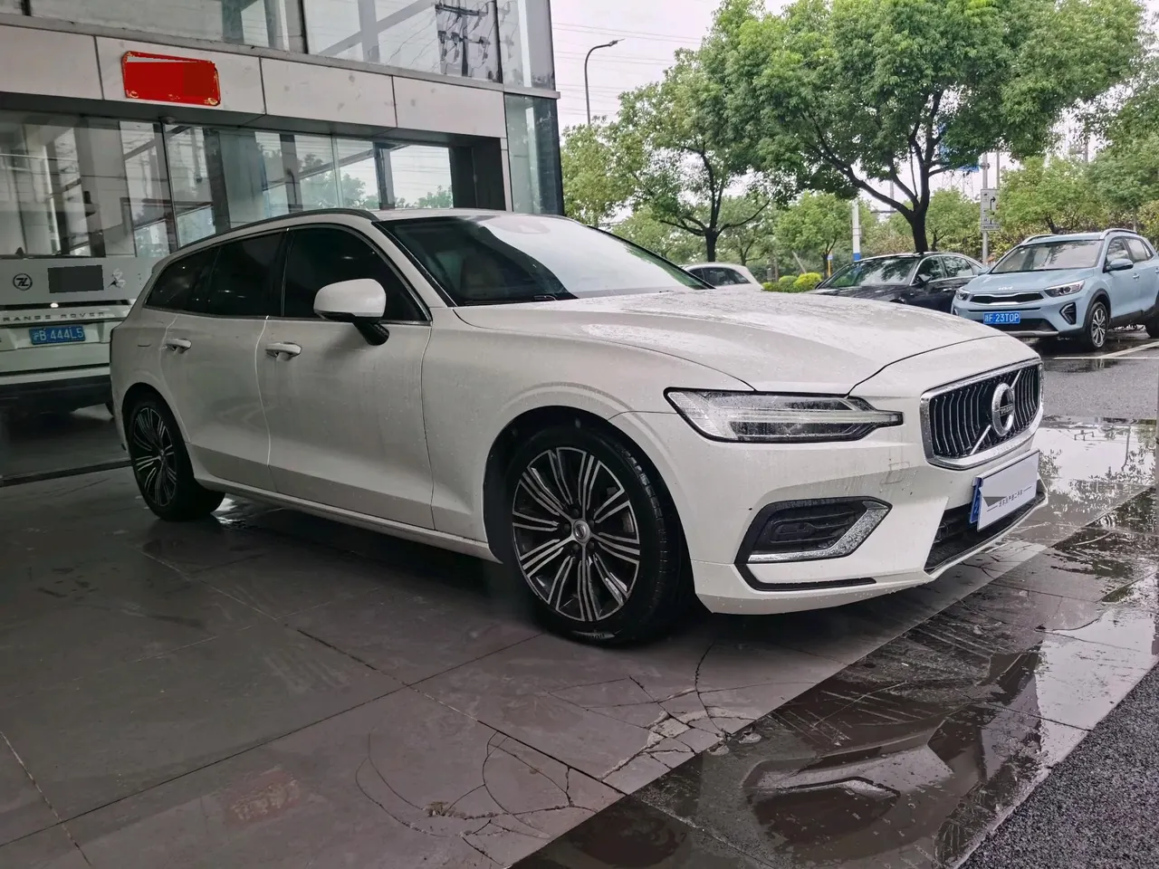 Volvo V60 (Imported) 2020 V60 2.0T T5 Zhiyuan Sports Edition Automatic Gear 3