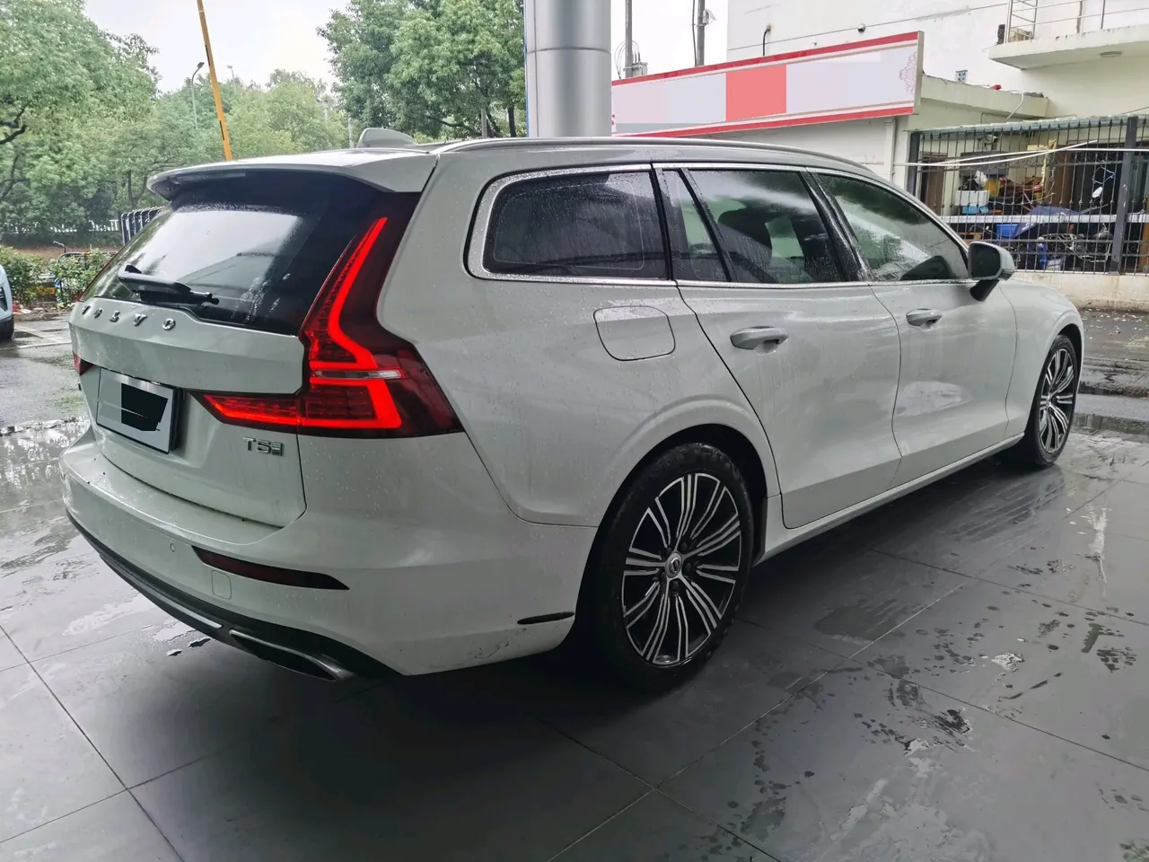 Volvo V60 (Imported) 2020 V60 2.0T T5 Zhiyuan Sports Edition Automatic Gear 9