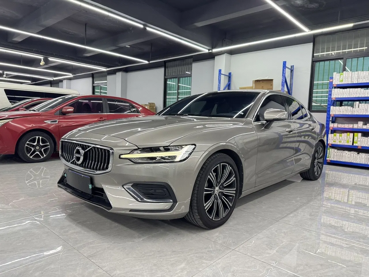 Open image lightbox: Volvo 2020 S60 2.0T T4 Zhiyuan Deluxe Edition Automatic Gear