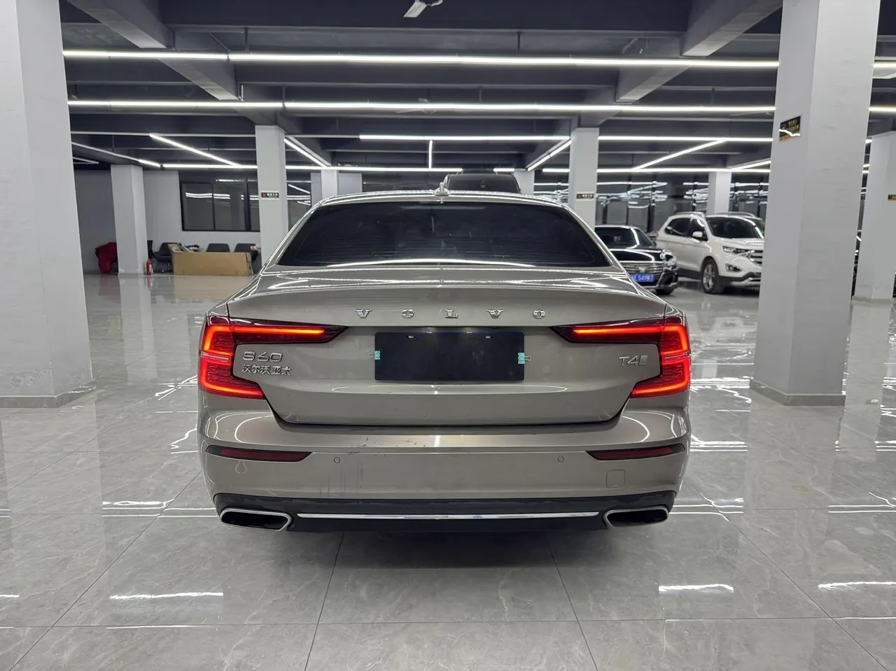 Volvo 2020 S60 2.0T T4 Zhiyuan Deluxe Edition Automatic Gear 12