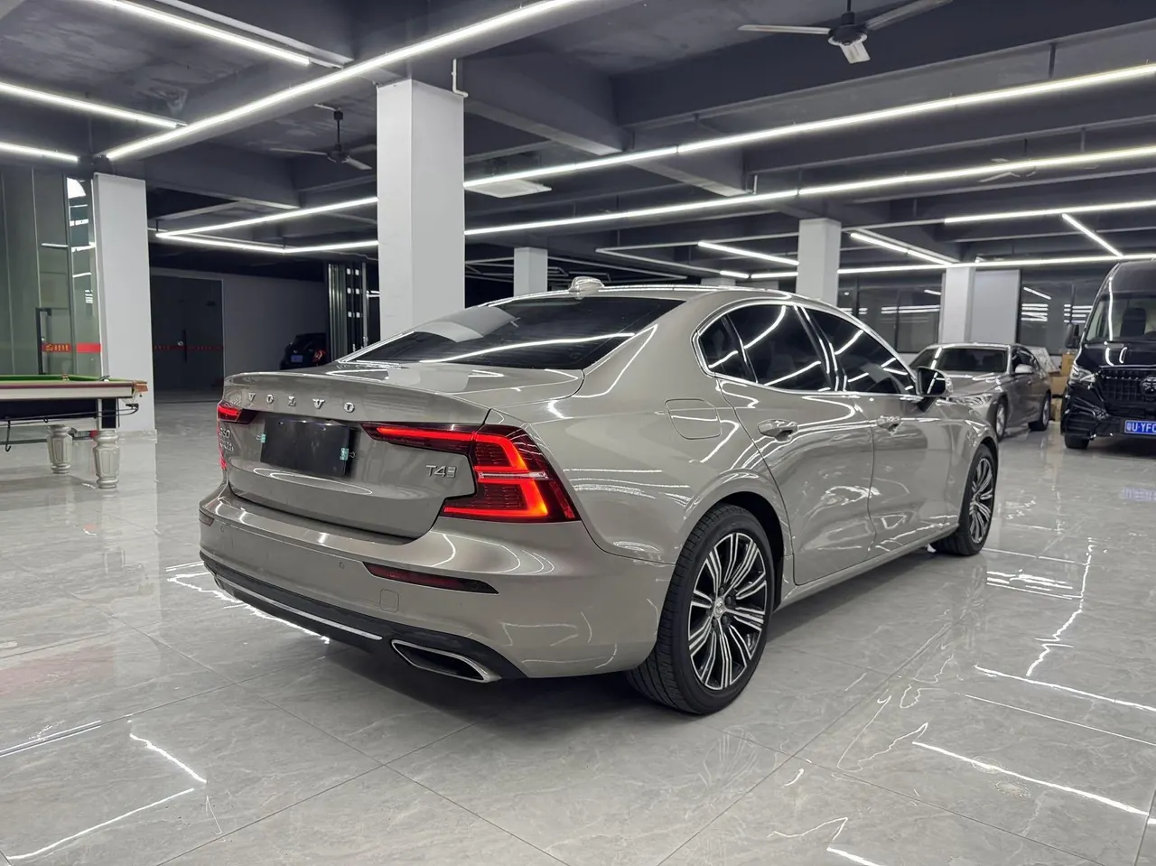 Volvo 2020 S60 2.0T T4 Zhiyuan Deluxe Edition Automatic Gear 13