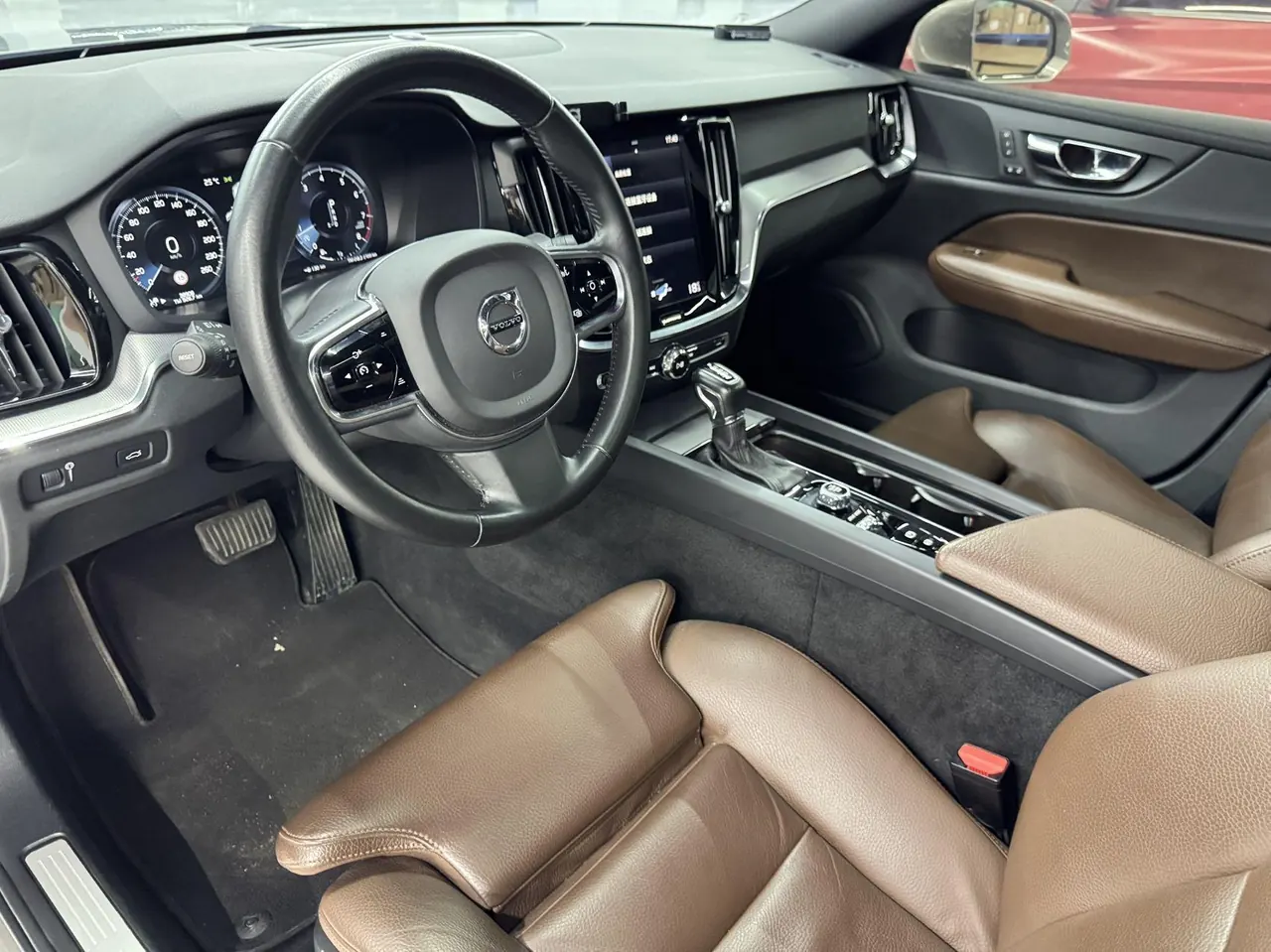 Volvo 2020 S60 2.0T T4 Zhiyuan Deluxe Edition Automatic Gear 5