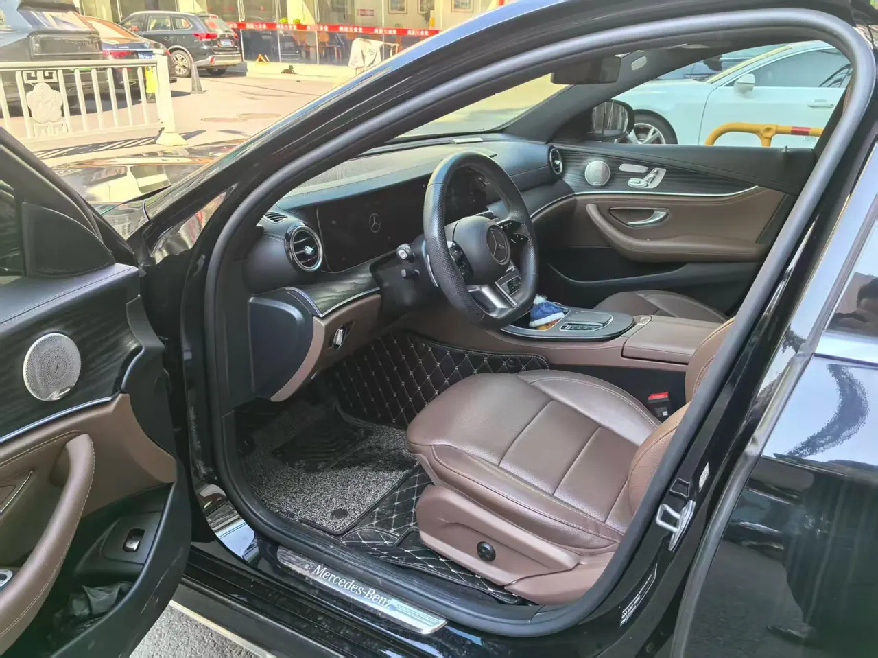 Mercedes Benz E Class 2023 E 300 L 2.0T Sports Luxury Automatic Gear 4