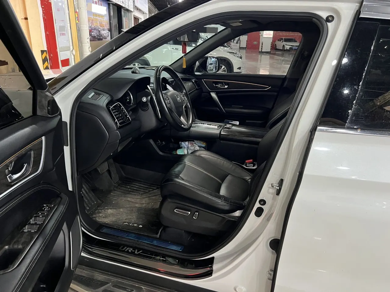 Honda 2020 UR-V 2.0T 370TURBO two-drive elegant version of automatic gear 4
