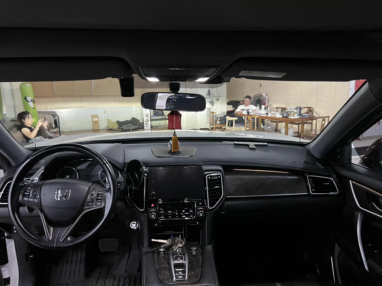 Honda 2020 UR-V 2.0T 370TURBO two-drive elegant version of automatic gear 6