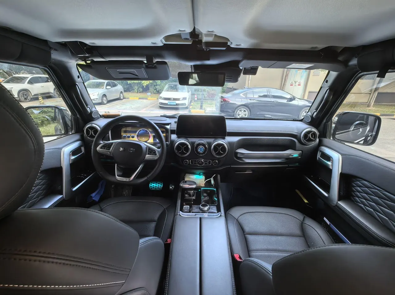 Beijing 2023 BJ40 2.0T 4-wheel drive city hunter version chivalrous automatic gear 3