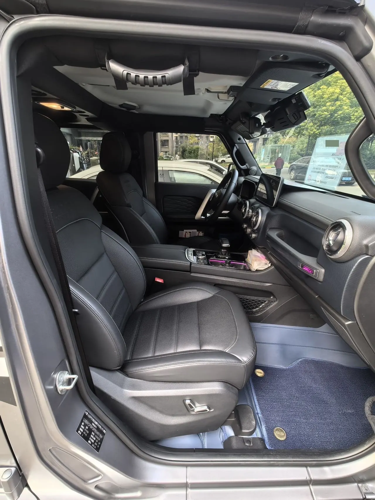 Beijing 2023 BJ40 2.0T 4-wheel drive city hunter version chivalrous automatic gear 4