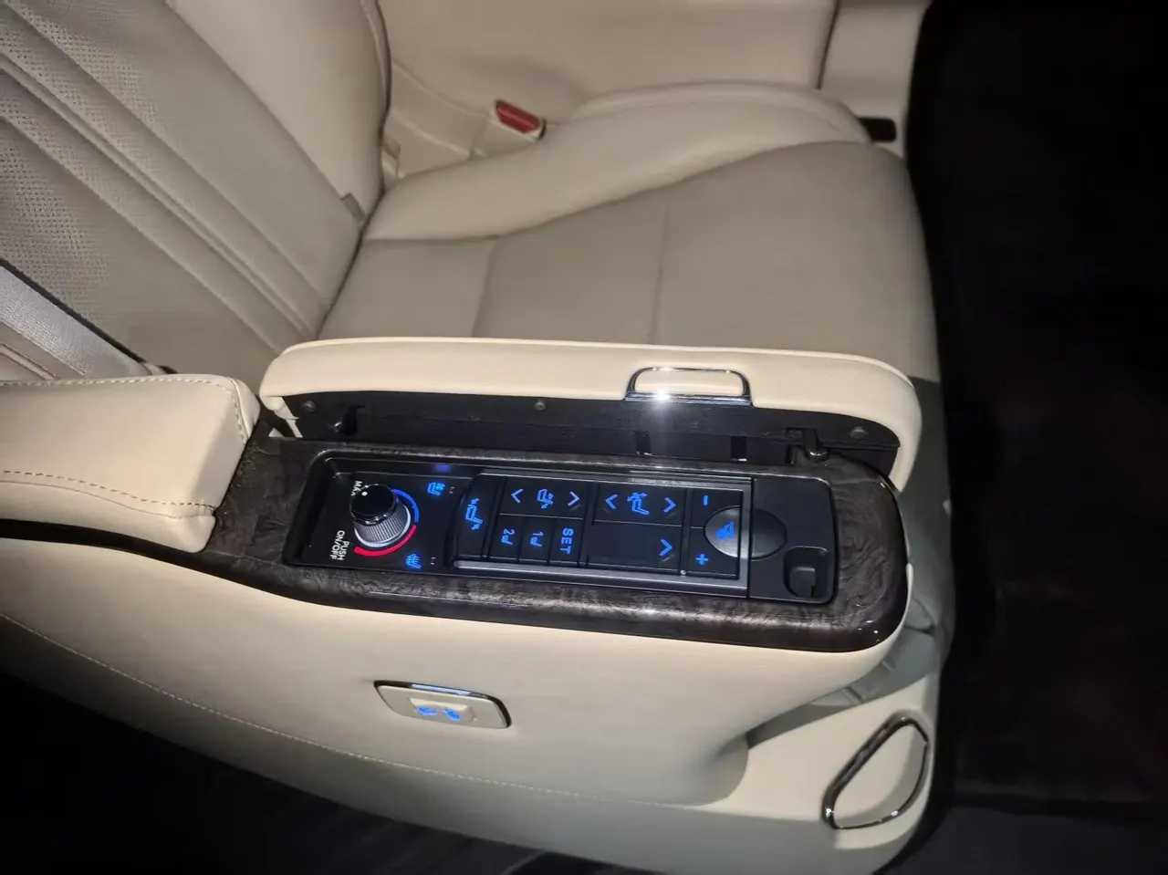 Toyota Erffa (Imported) 2020 Erffa 2.5 Stepless Premium Edition Automatic Gear 7