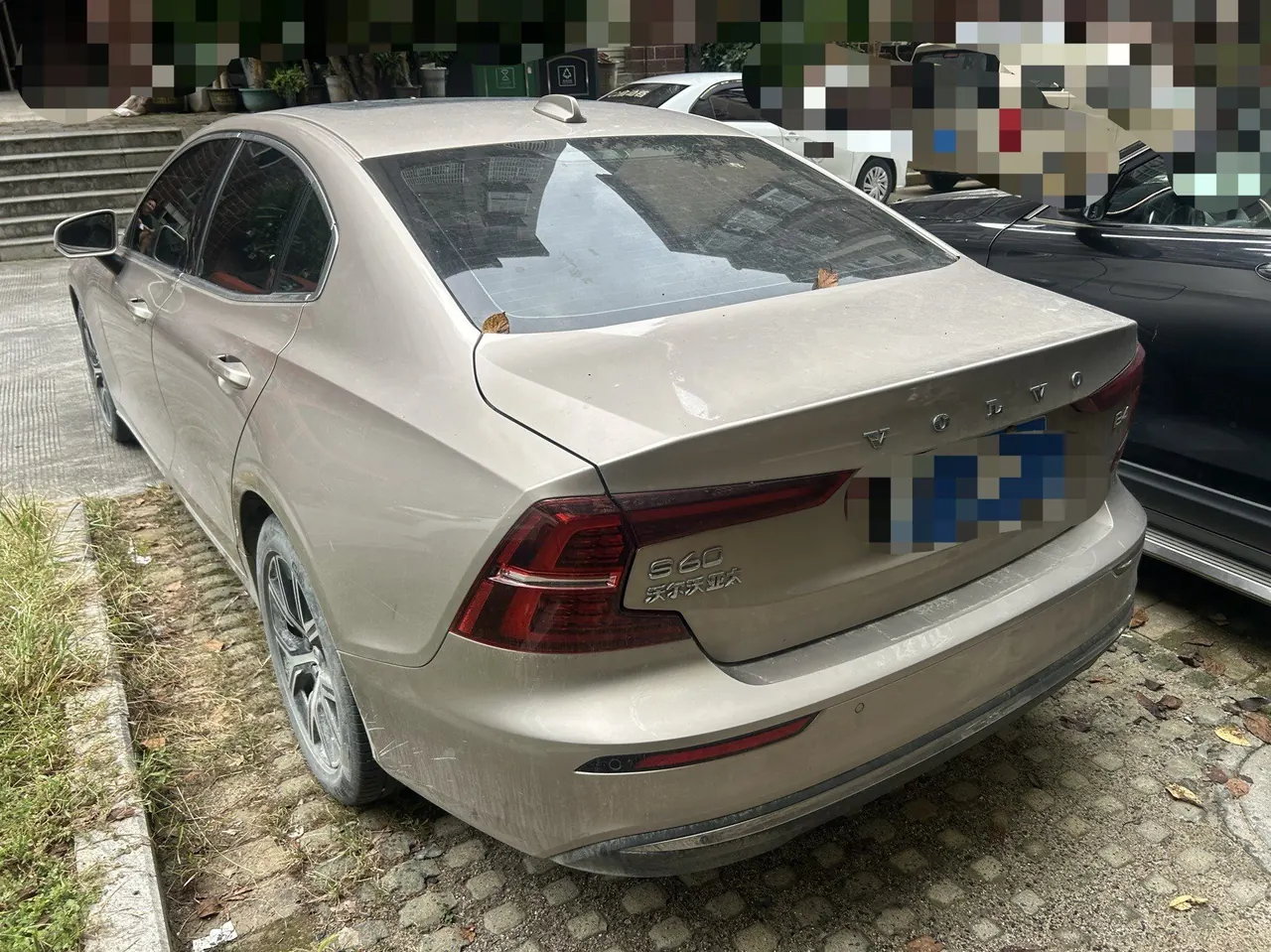 Volvo 2023 S60 48V 2.0T B4 Zhiyi Deluxe Edition Automatic Gear 3
