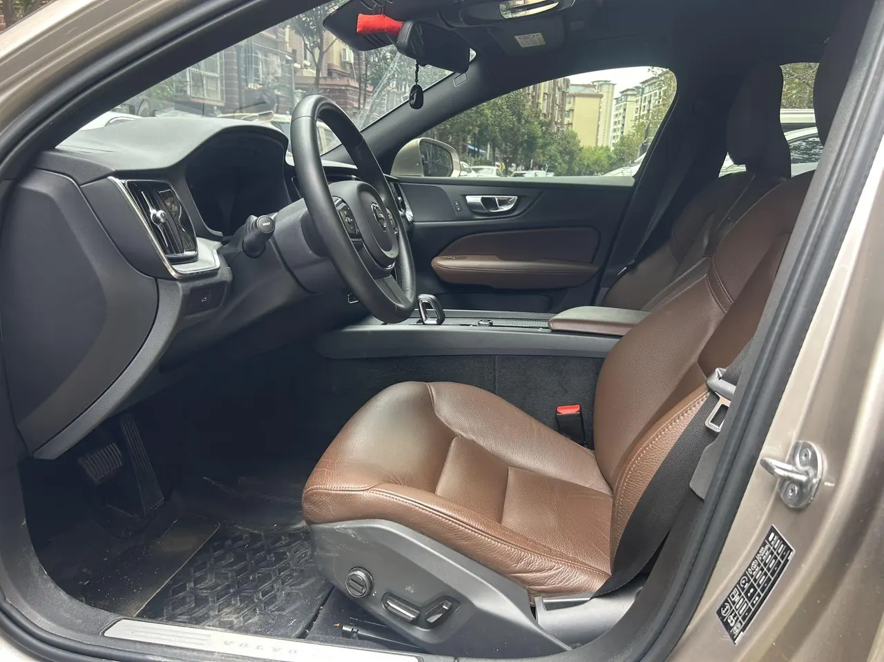 Volvo 2023 S60 48V 2.0T B4 Zhiyi Deluxe Edition Automatic Gear 4