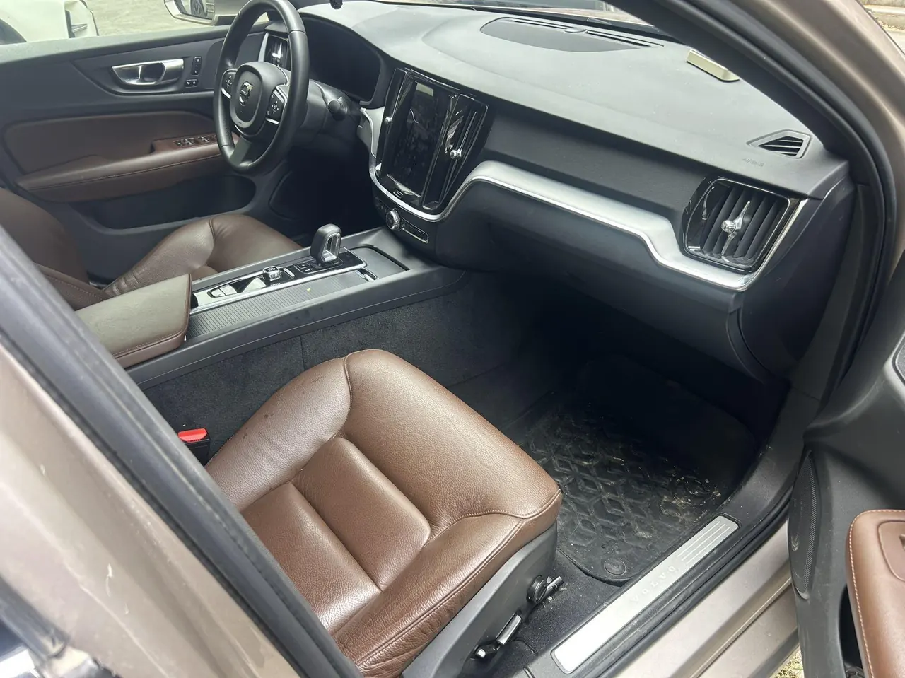 Volvo 2023 S60 48V 2.0T B4 Zhiyi Deluxe Edition Automatic Gear 6