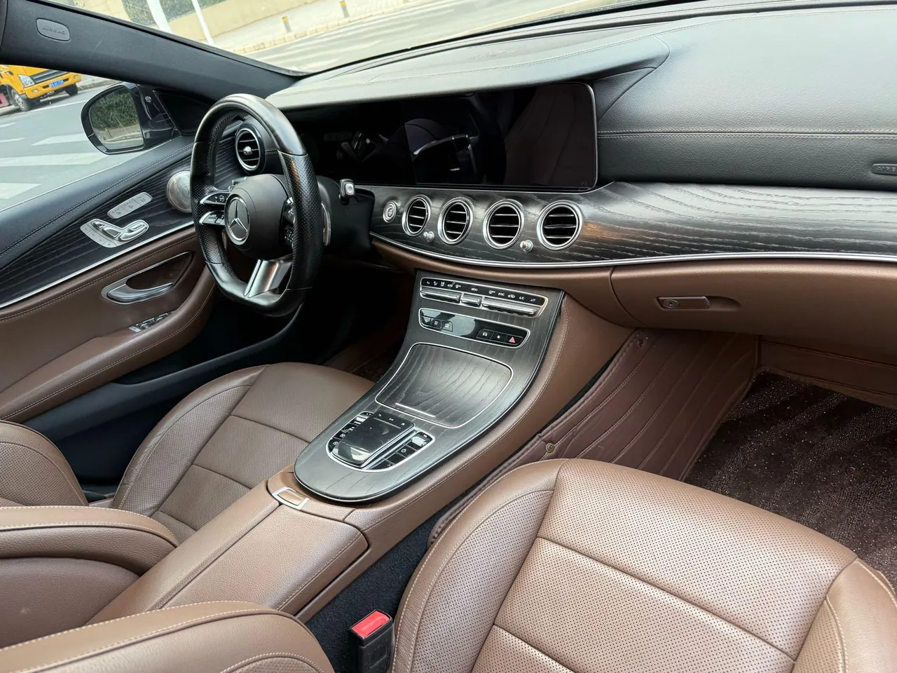 Mercedes Benz E Class 2023 E 300 L 2.0T Sports Luxury Automatic Gear 6
