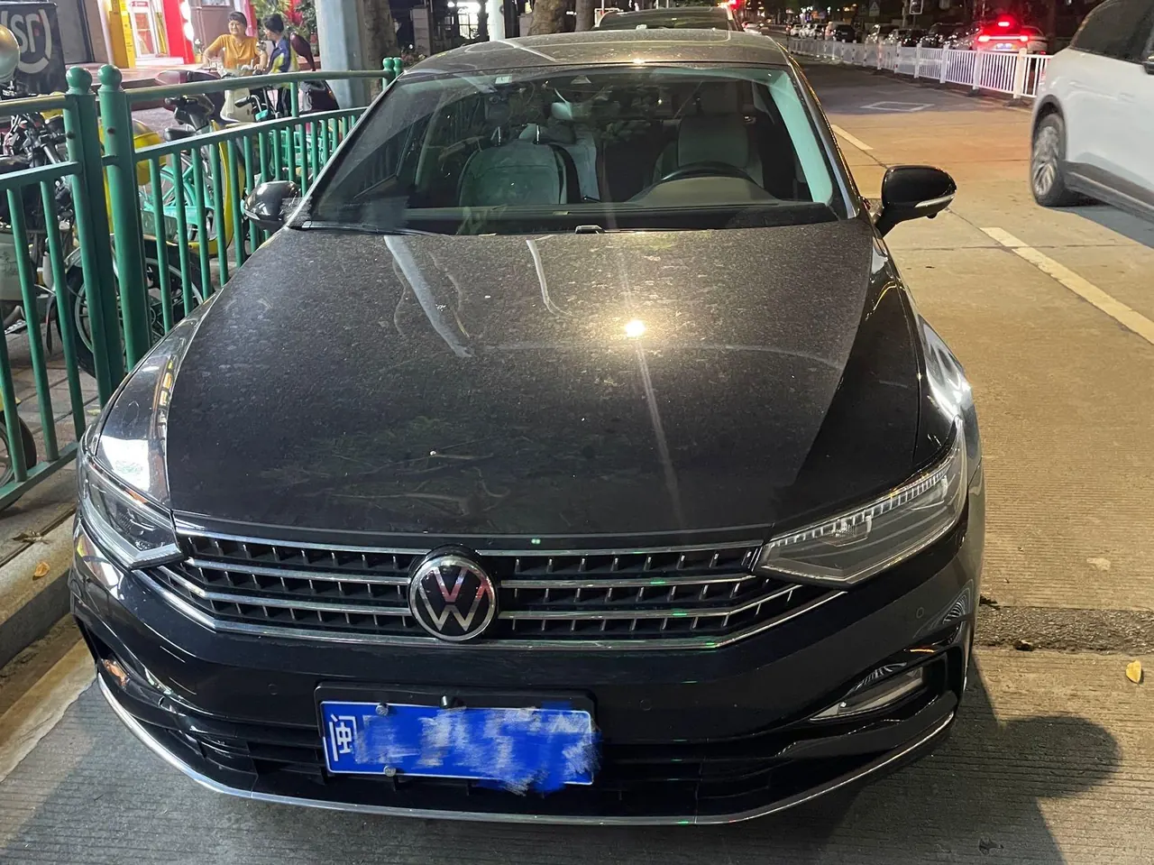Volkswagen 2023 Magotan 2.0TSI 330TSI 2 million Commemorative Luxury Automatic Gear 2