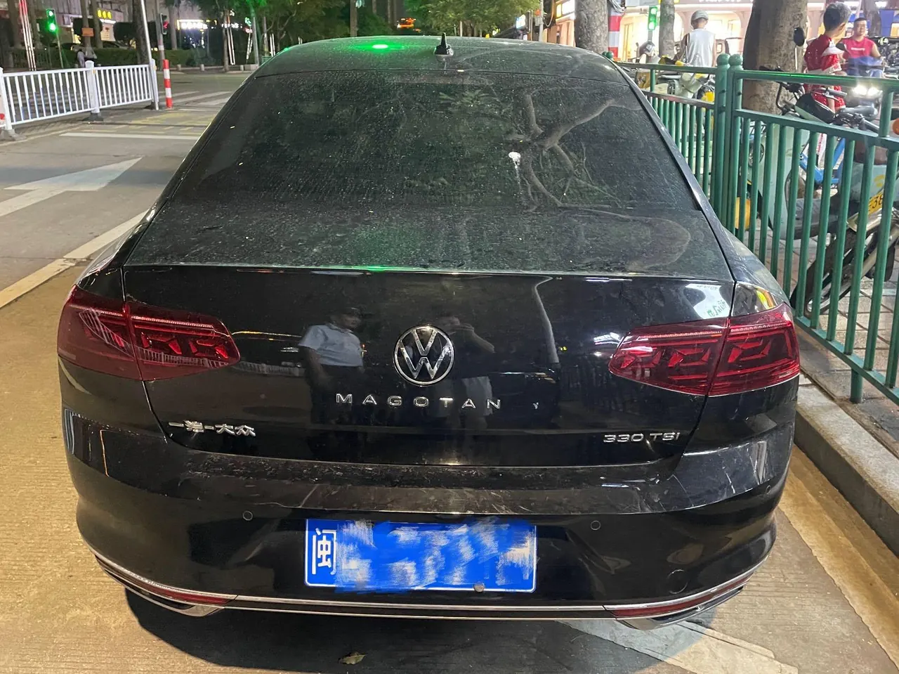 Volkswagen 2023 Magotan 2.0TSI 330TSI 2 million Commemorative Luxury Automatic Gear 3