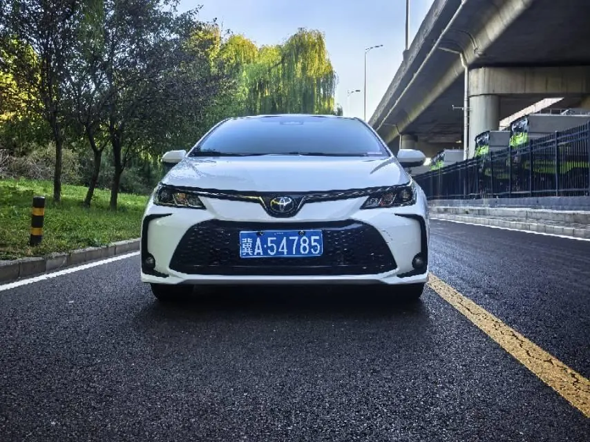 Toyota 2024 Corolla Double Engine 1.8 Stepless Intelligent Electric Hybrid Elite Automatic Gear 2