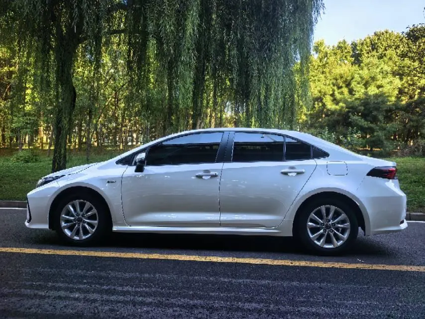 Toyota 2024 Corolla Double Engine 1.8 Stepless Intelligent Electric Hybrid Elite Automatic Gear 3