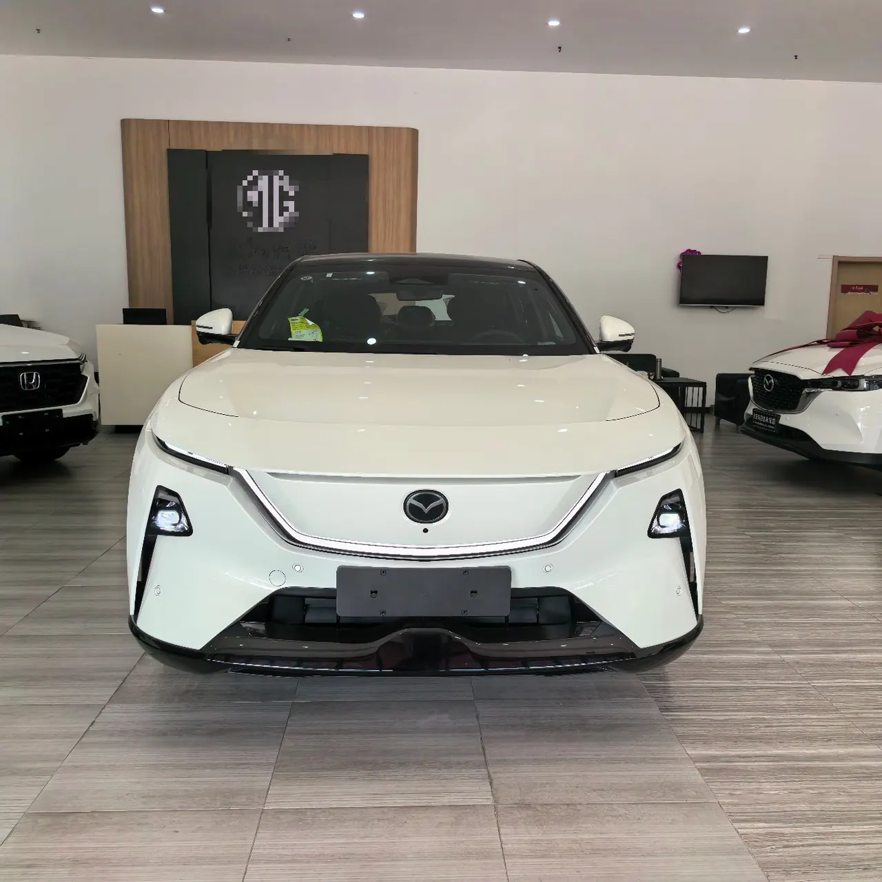 Mazda 2026 EZ-60 200 Max Sports Edition Automatic Gear 3