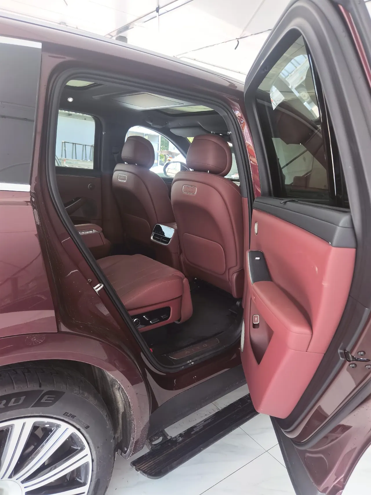 AITO 2026 AITO M7 extended range Ultra 4-wheel drive version 6 seats (192-line laser Radar) automatic gear 4