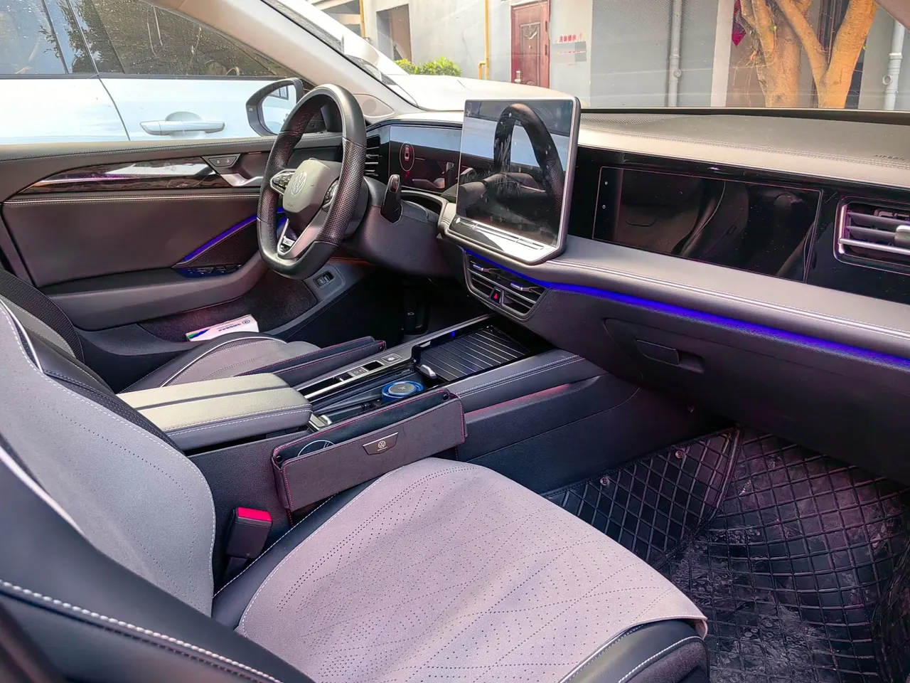 Volkswagen 2024 Magotan 2.0TSI 380TSI Premium Edition Da Mai Bag Automatic Gear 5