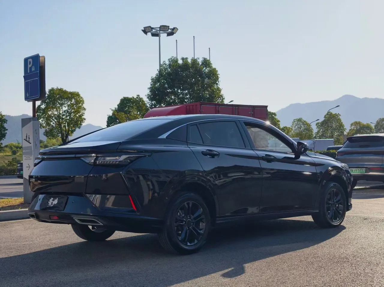 Aeolus 2025 Yixuan 1.5 Luxury Automatic Transmission 4