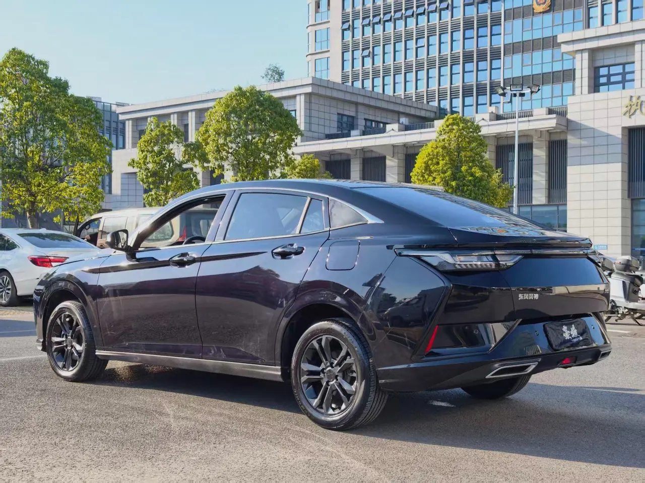 Aeolus 2025 Yixuan 1.5 Luxury Automatic Transmission 5