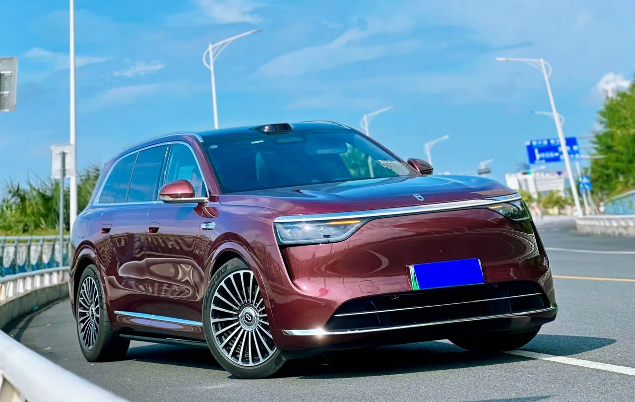 AITO 2025 AITO M8 Ultra 53.4kWh 5-seat automatic gear 2