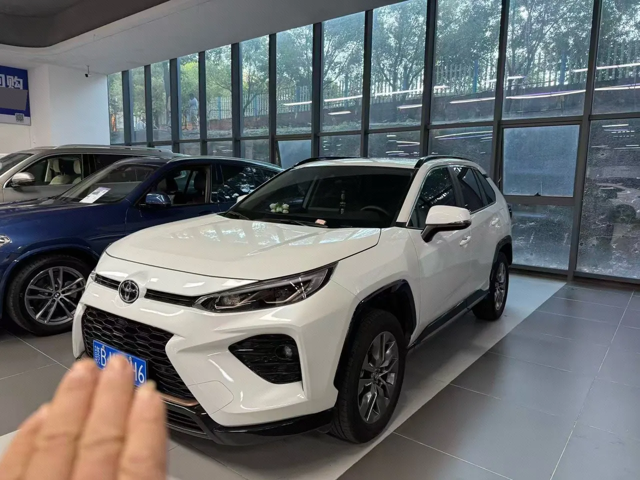 Открыть галерею: Toyota 2024 Willanda 2.0 Stepless Two-Drive Luxury PLUS Edition Automatic Gear