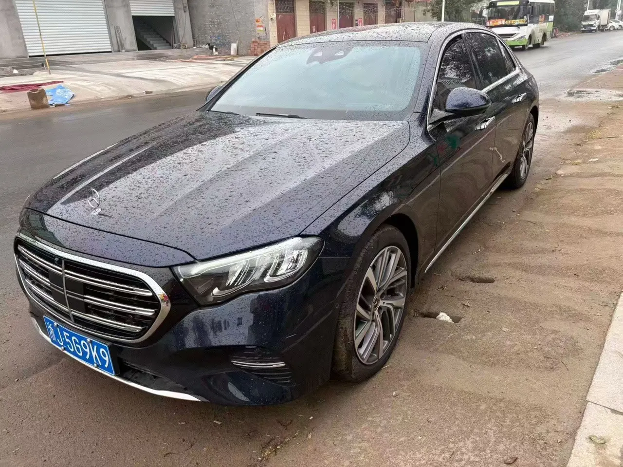 Открыть галерею: Mercedes Benz E Class 2024 E 300 L 48V 2.0T Fashion Sports Automatic