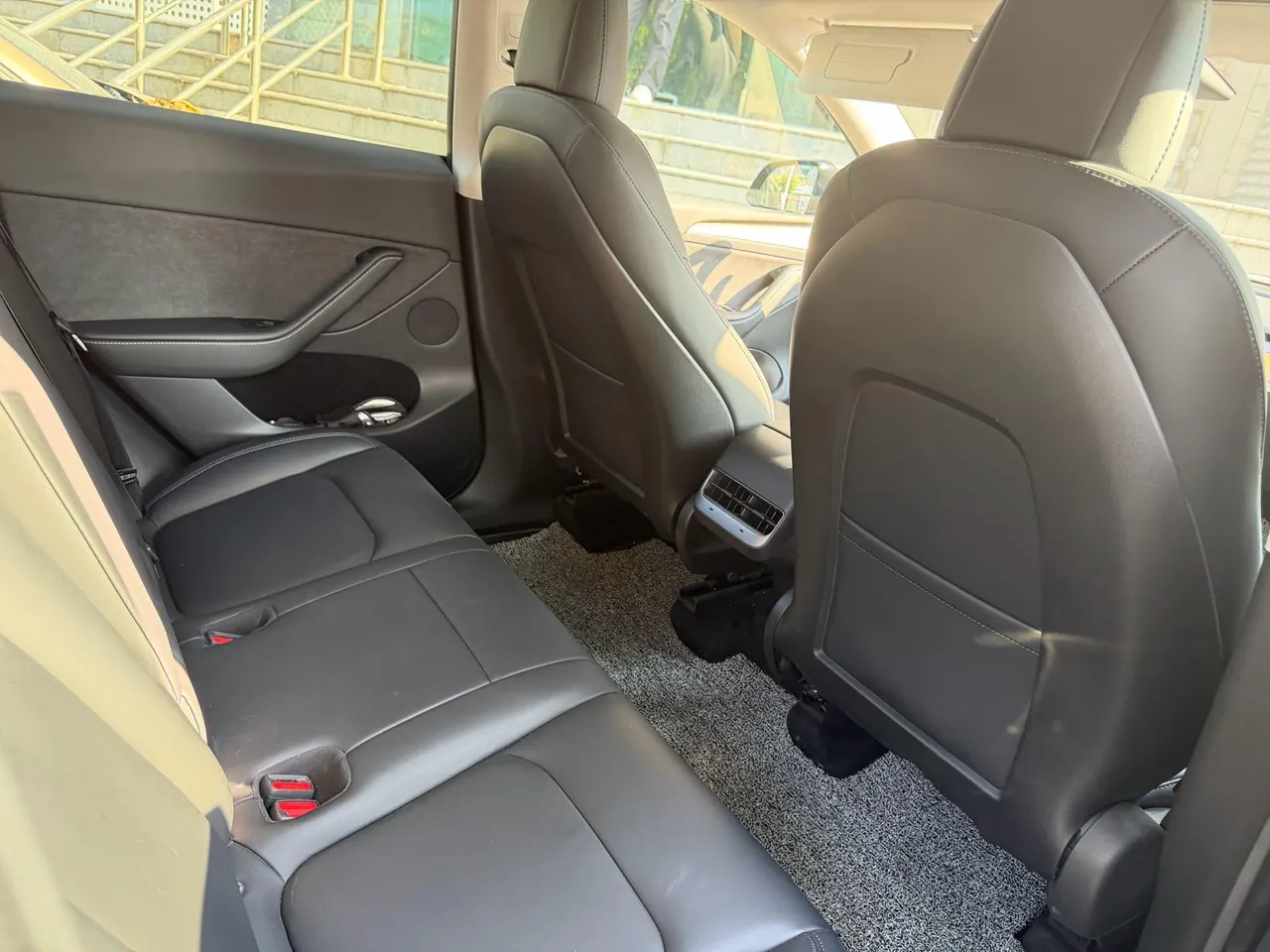 Tesla 2021 Model Y Standard Endurance Rear Drive Automatic Gear 4
