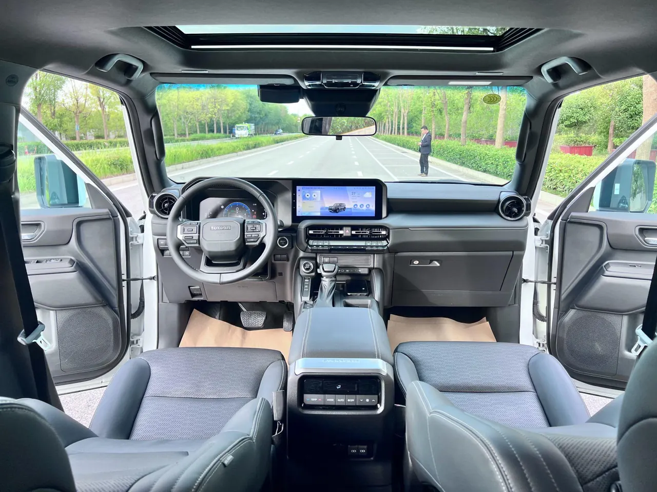Toyota 2024 Prado HEV 2.4T all-around TX version 5-seat automatic gear 11