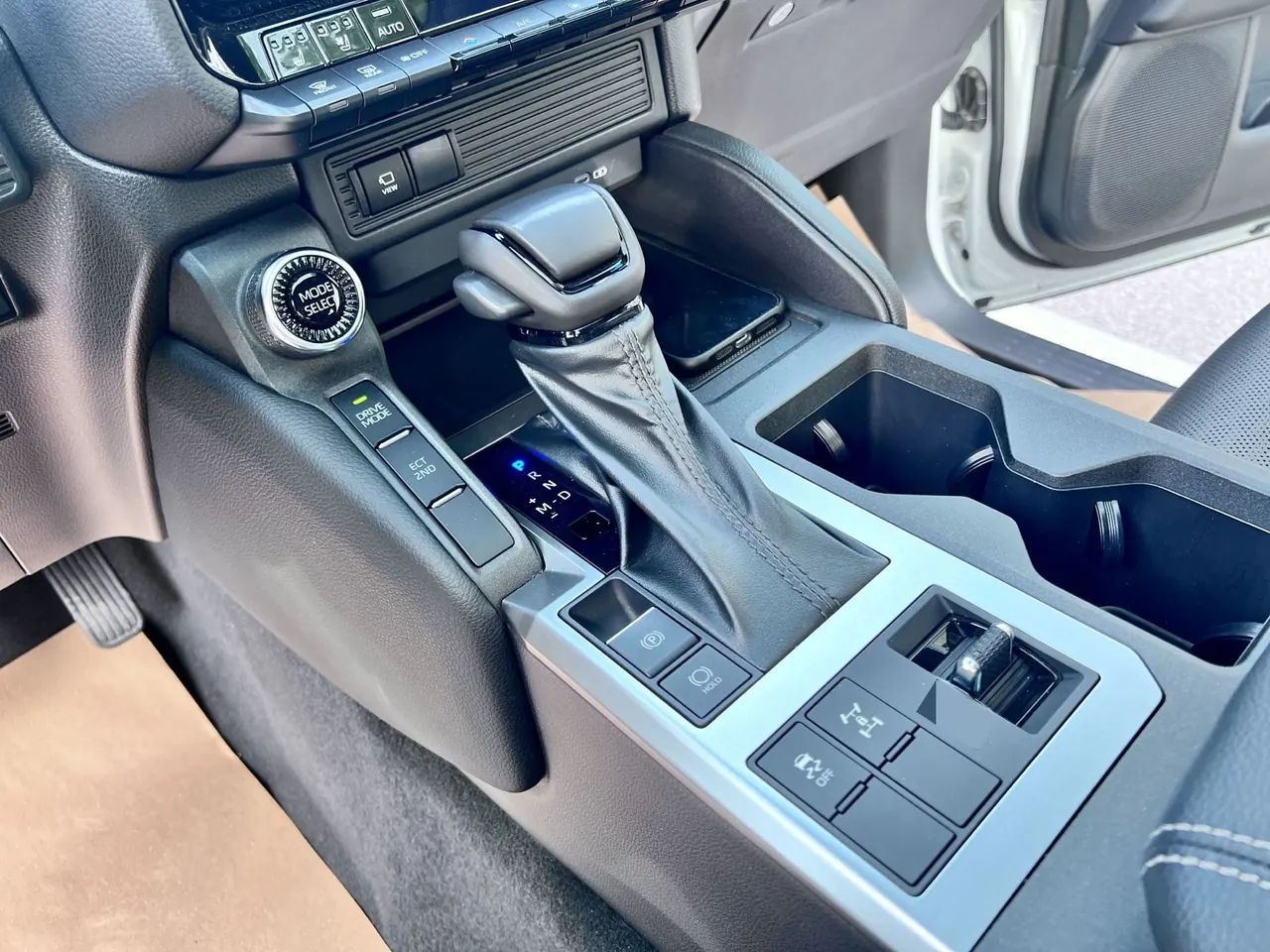 Toyota 2024 Prado HEV 2.4T all-around TX version 5-seat automatic gear 14
