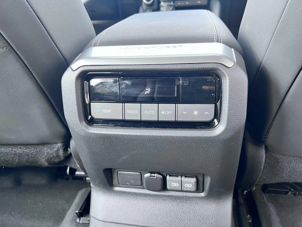 Toyota 2024 Prado HEV 2.4T all-around TX version 5-seat automatic gear 17