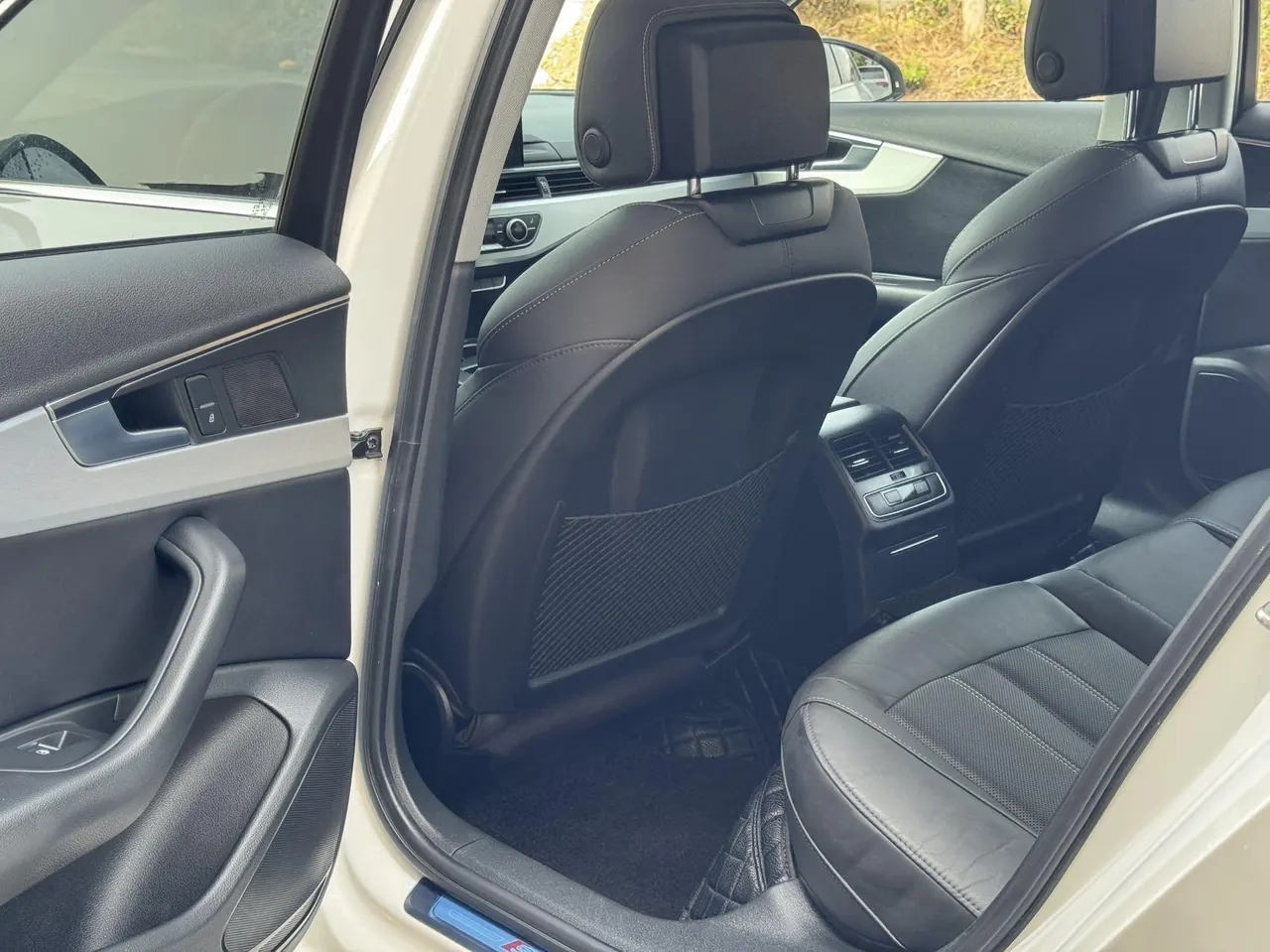 Audi 2020 A4L 2.0TFSI 40TFSI Deluxe Dynamic Automatic 5