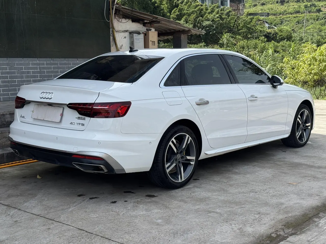 Audi 2020 A4L 2.0TFSI 40TFSI Deluxe Dynamic Automatic 9