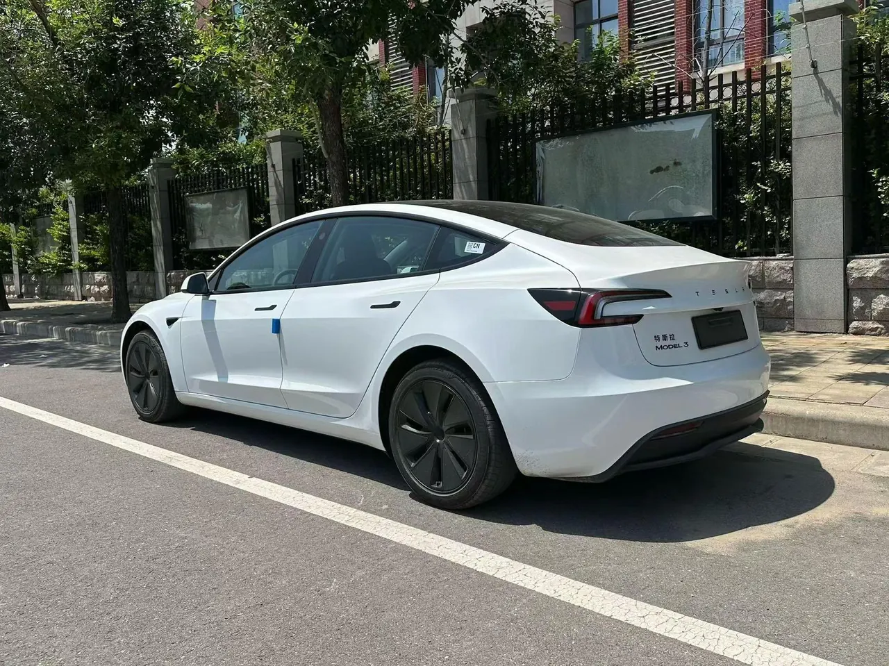 Tesla 2025 Model 3 rear-wheel drive version of automatic transmission 5