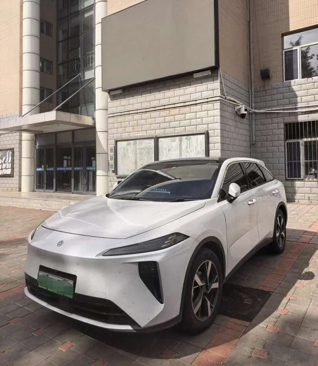 Venucia 2025 Large V DD-i Super Hybrid 1.5T 150km Killer Whale Yueyou Edition Automatic Gear - View 1