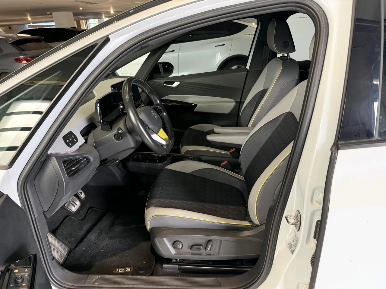 Volkswagen 2021 ID. 3 Pro Extremely Intelligent Automatic 3