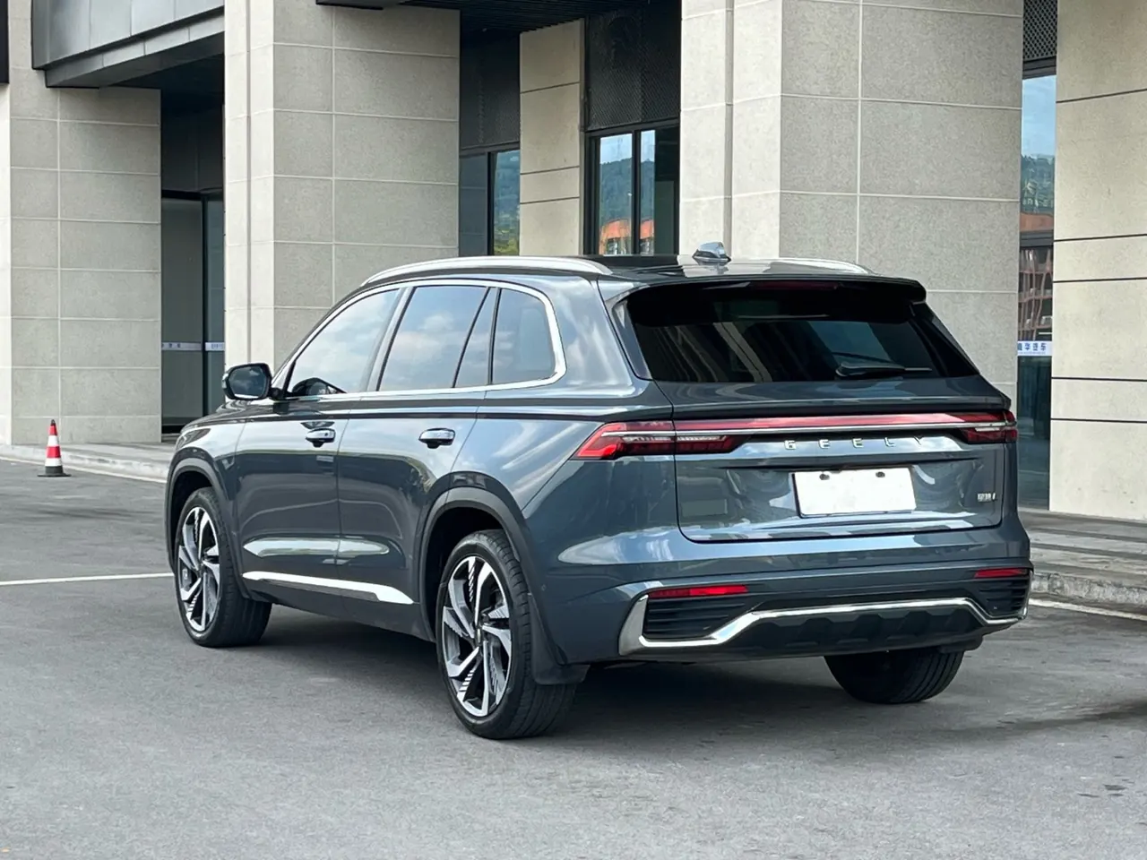 Geely 2023 Boyue L 2.0TD Flagship Automatic Gear 4