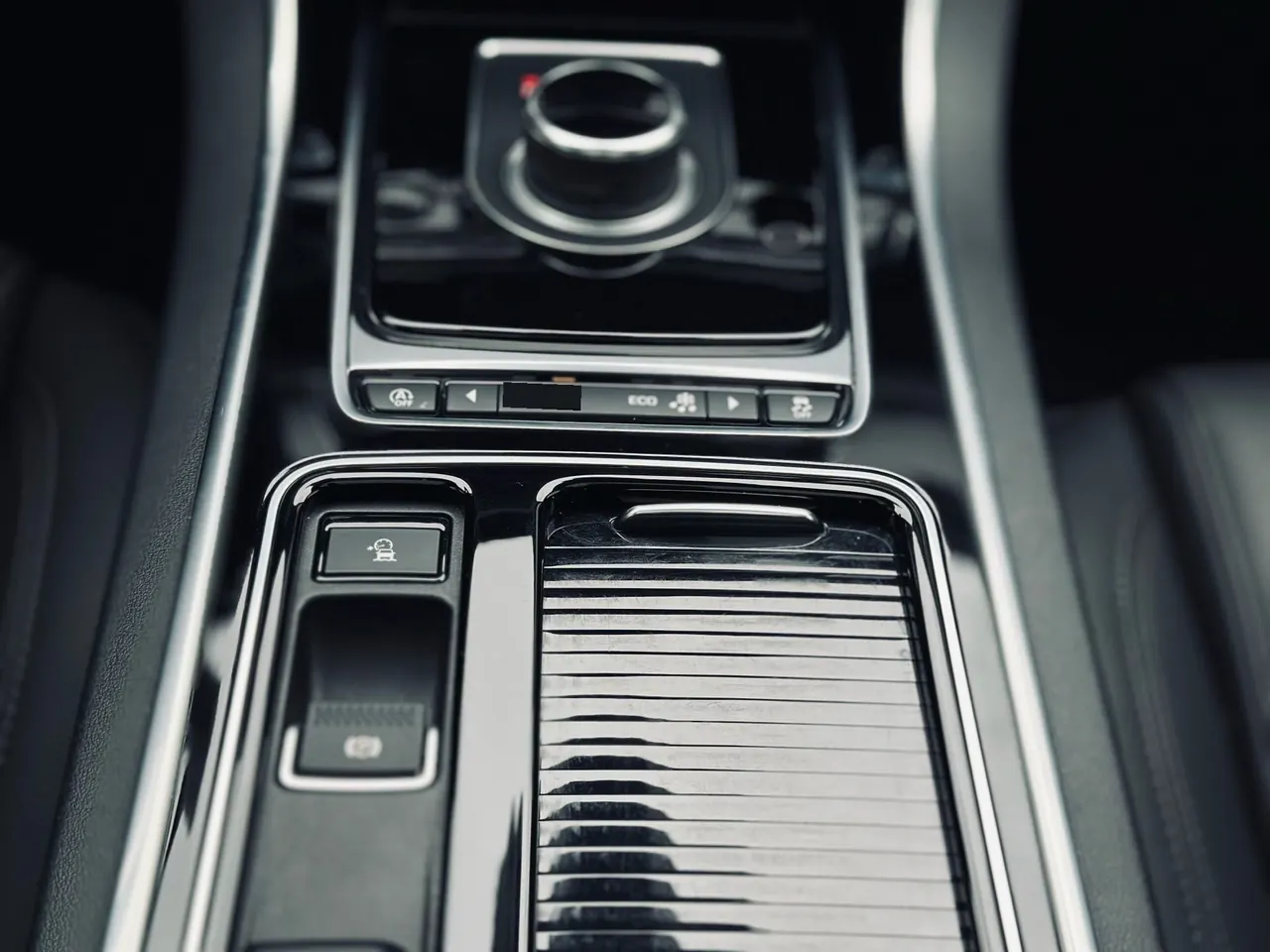 Jaguar 2020 XFL 2.0T P 10000.00g Drive Flag Edition Automatic Gear 6