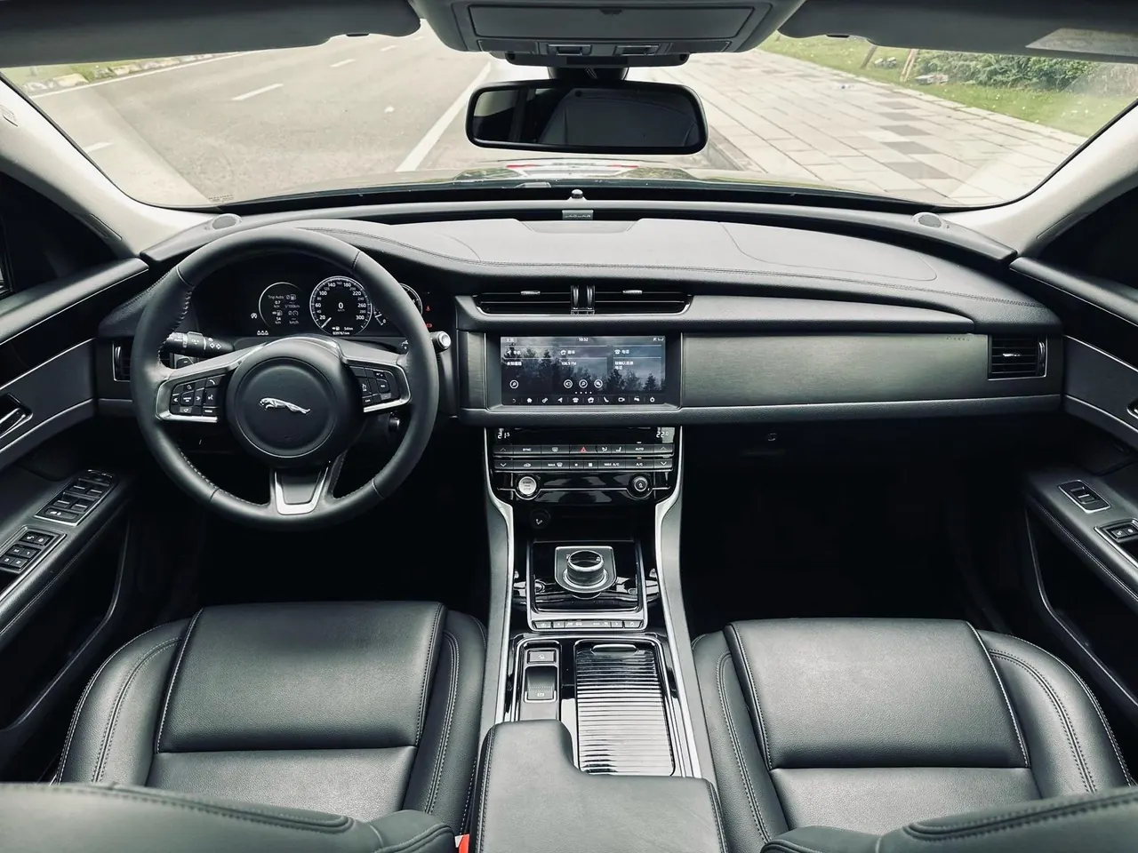 Jaguar 2020 XFL 2.0T P 10000.00g Drive Flag Edition Automatic Gear 7