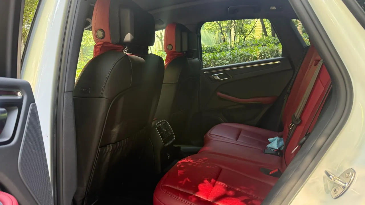 Porsche Macan (Imported) 2025 Macan 2.0T Dream Edition Automatic Gear 4