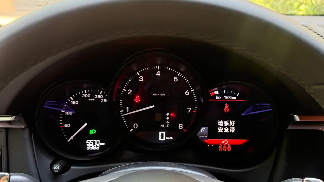 Porsche Macan (Imported) 2025 Macan 2.0T Dream Edition Automatic Gear 6