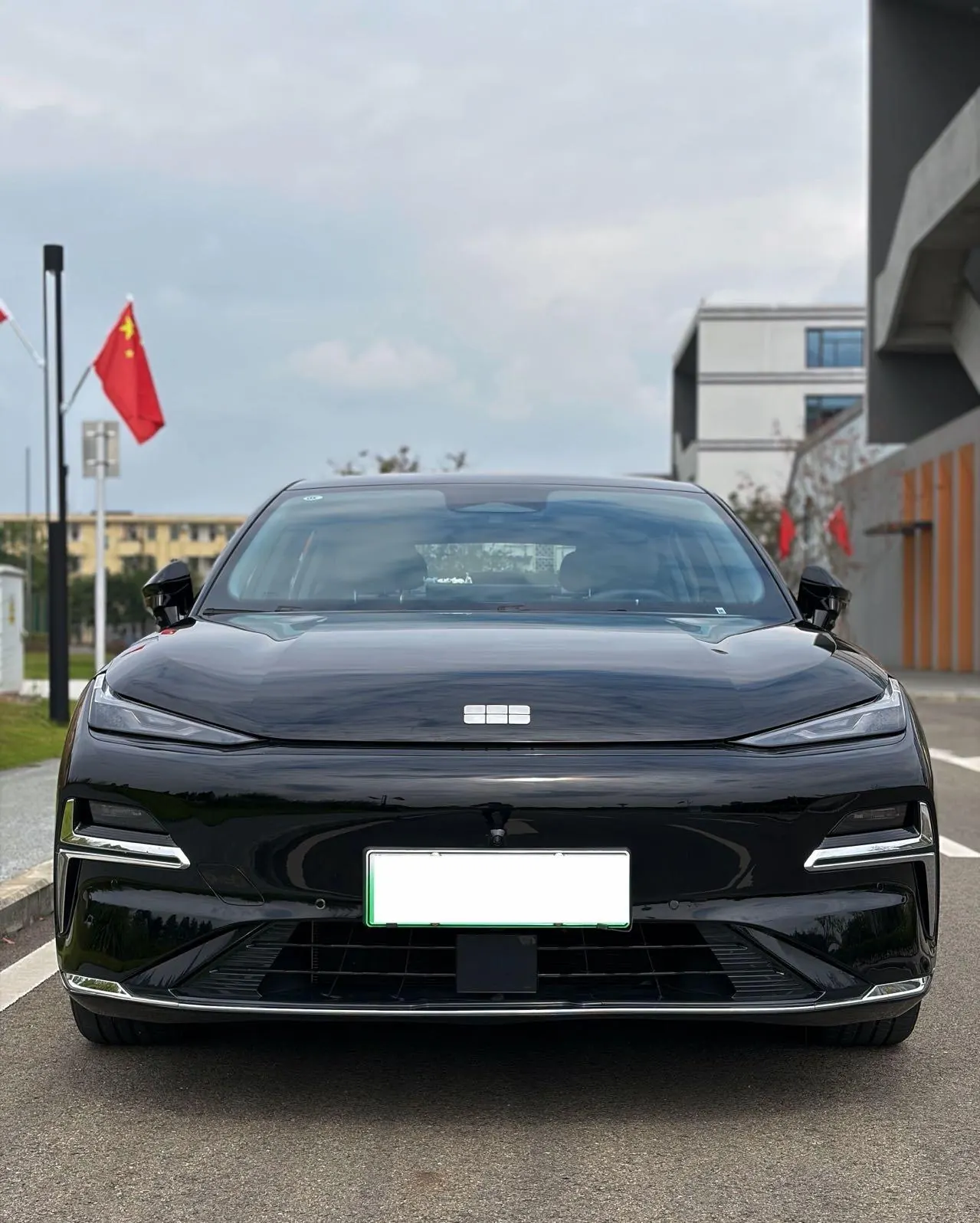 Geely Galaxy 2025 Xingyao 8 EM-i 1.5 130km Premium Edition Automatic Gear 2