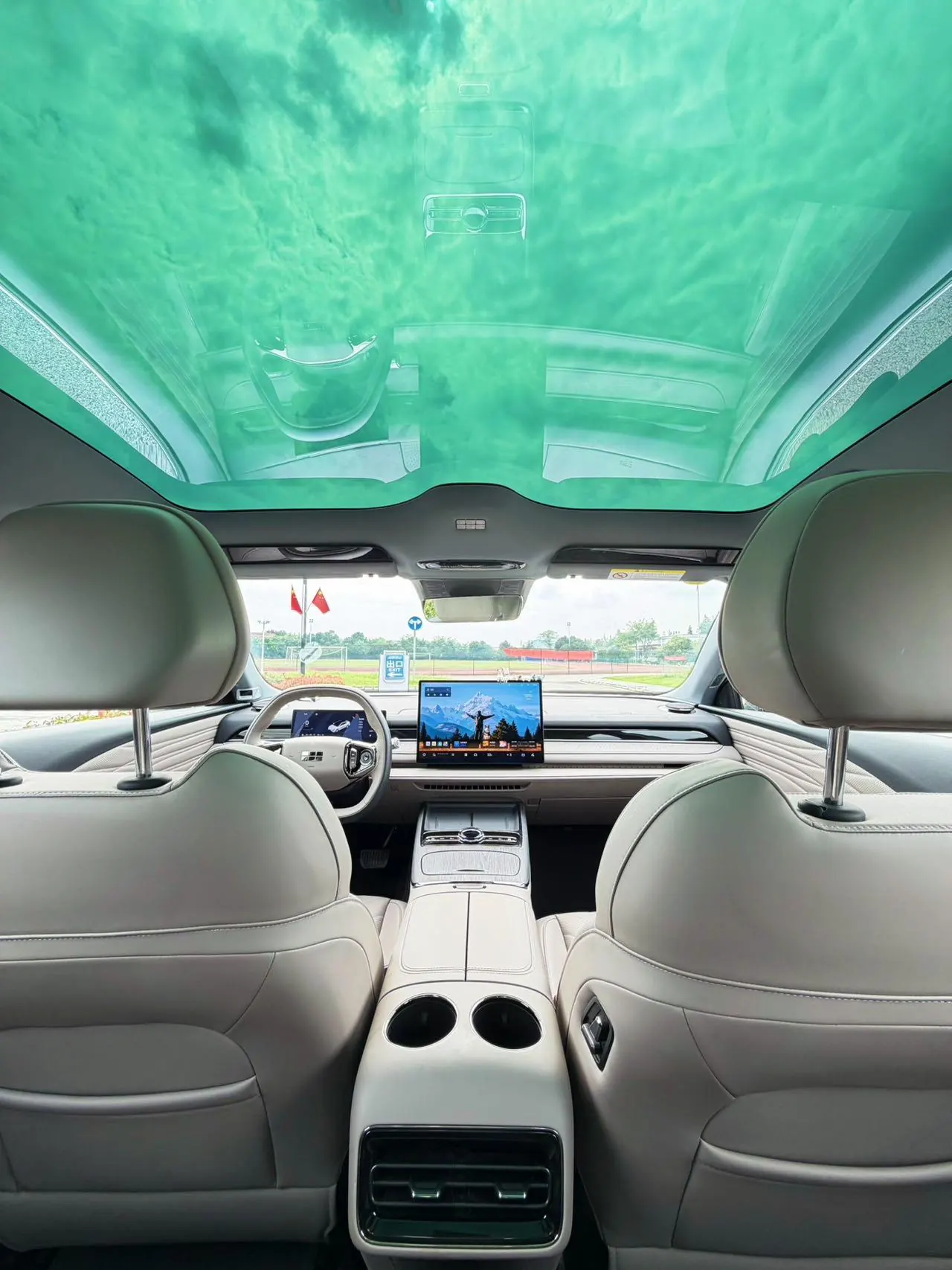 Geely Galaxy 2025 Xingyao 8 EM-i 1.5 130km Premium Edition Automatic Gear 8
