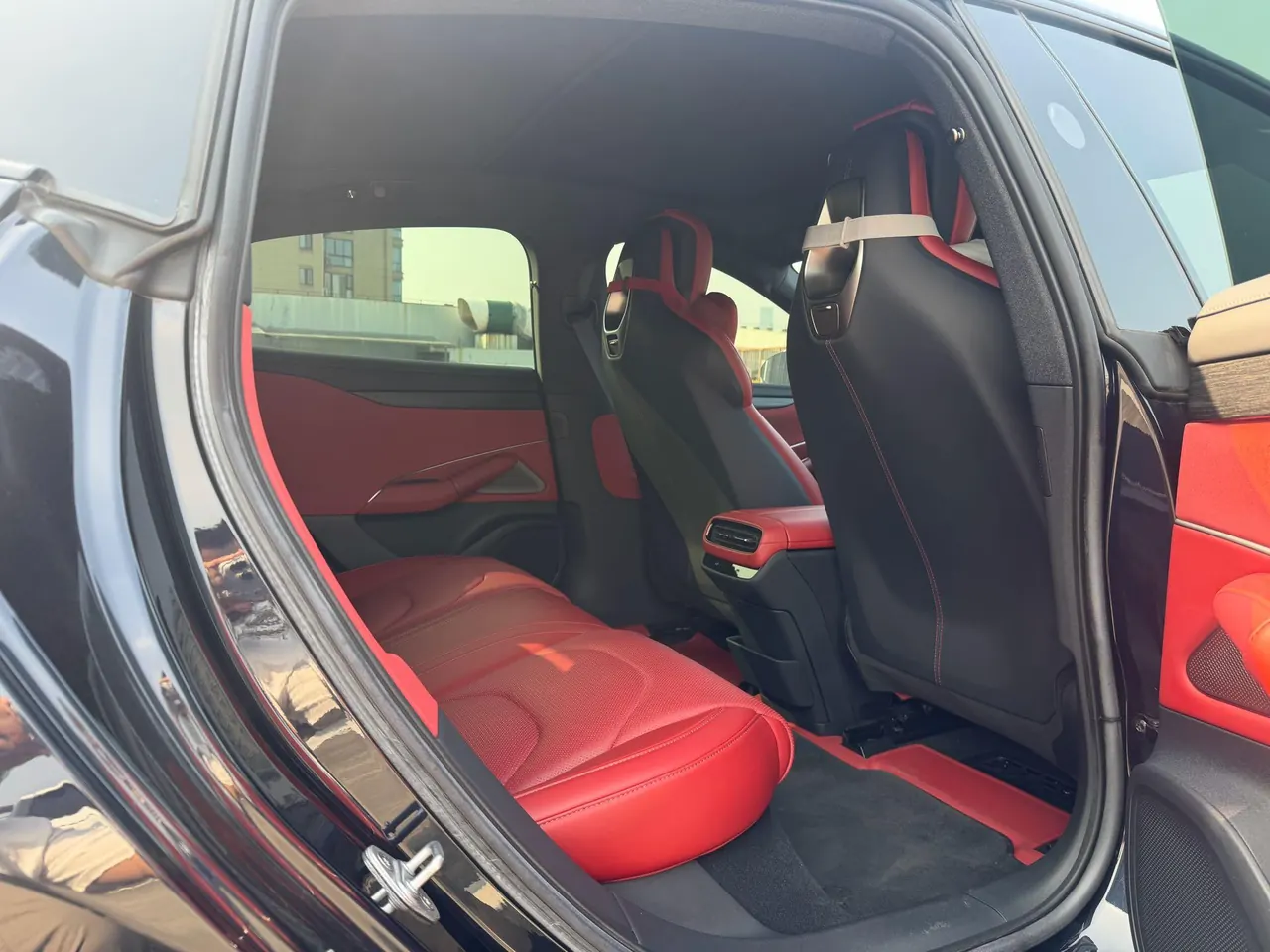 MI 2024 SU 7 830km Rear Drive Ultra Long Endurance High-end Smart Drive Pro Edition Automatic Gear 4