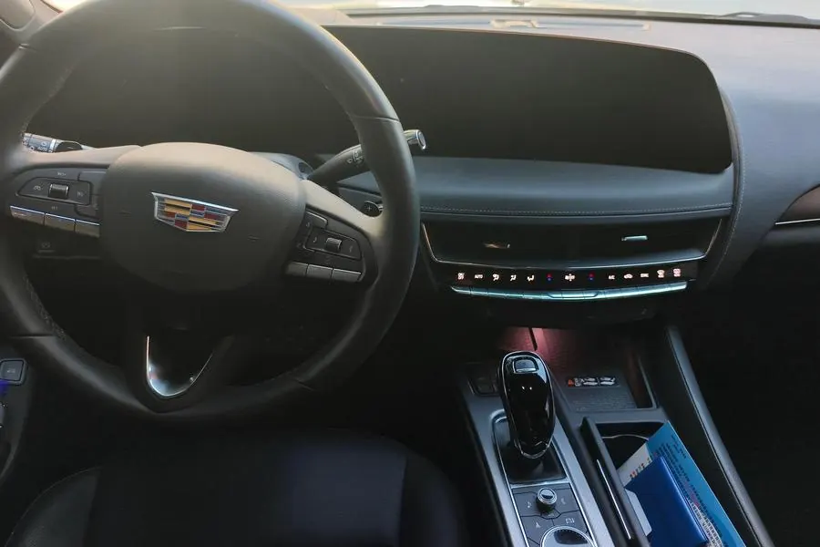 Cadillac 2025 CT5 2.0T 28T City Sports Edition Automatic Gear 4