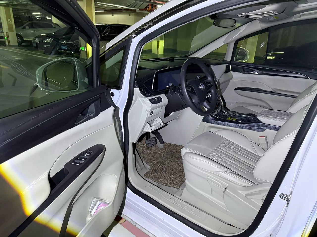 Buick 2021 GL8 ES Lu Zun 2.0T 653T Exclusive Automatic Gear 2