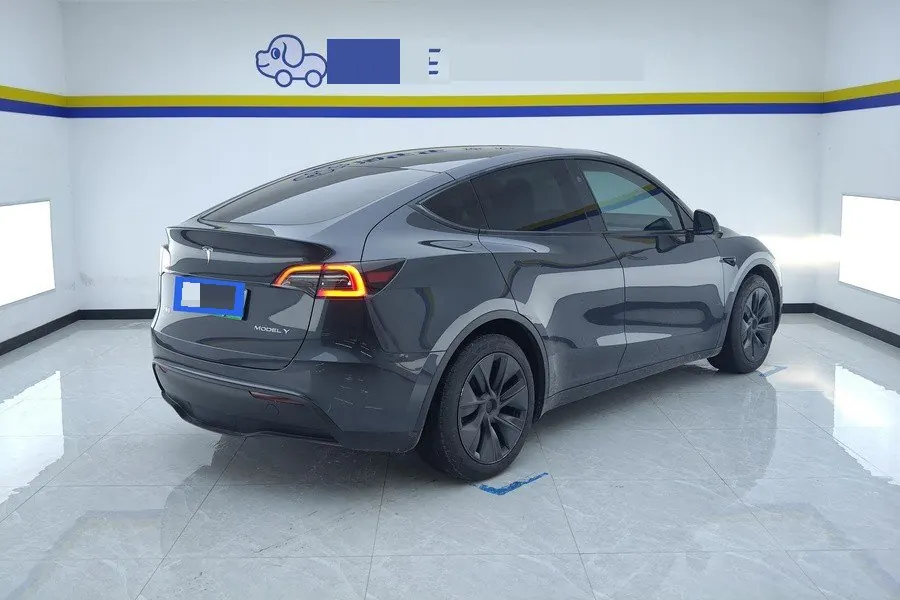 Tesla 2024 Model Y rear-wheel drive version automatic transmission 2