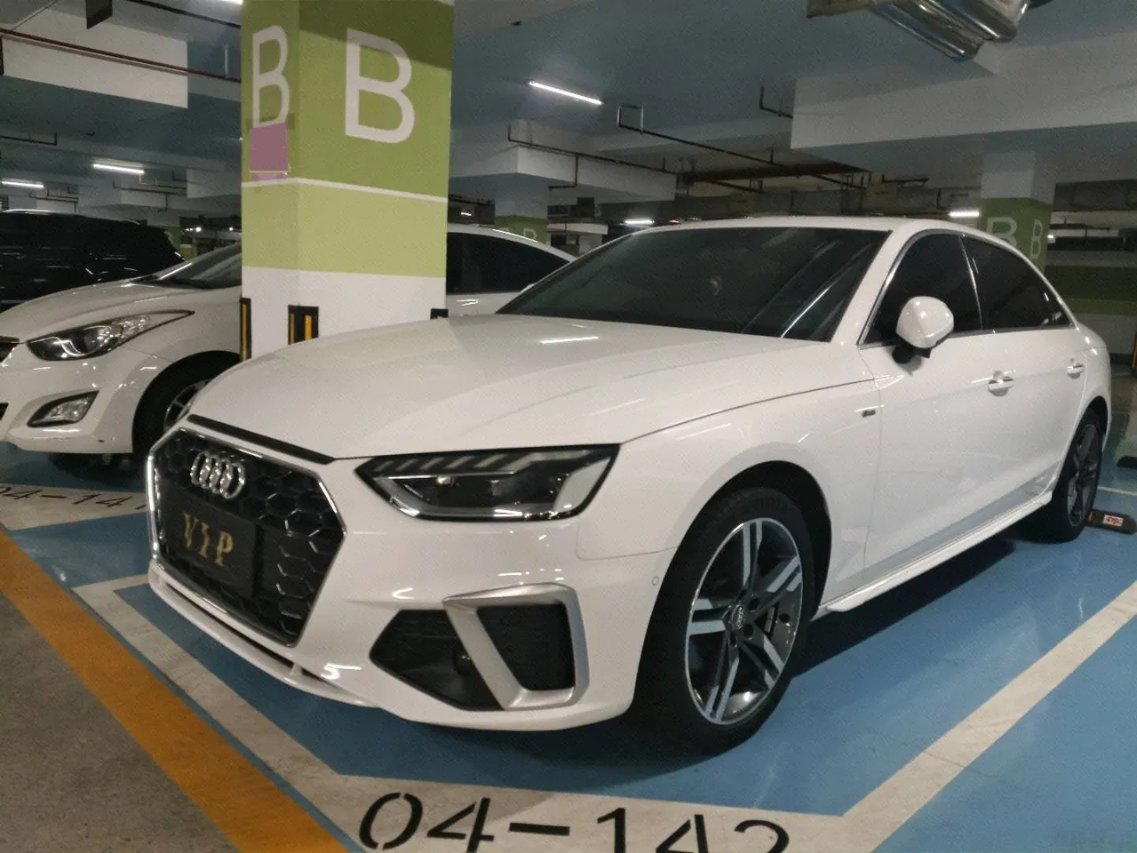 Open image lightbox: Audi 2020 A4L 2.0TFSI 40TFSI Deluxe Dynamic Automatic