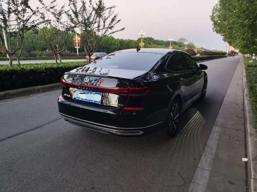 Volkswagen 2021 Passat 2.0TSI 330TSI Deluxe Edition Automatic 5